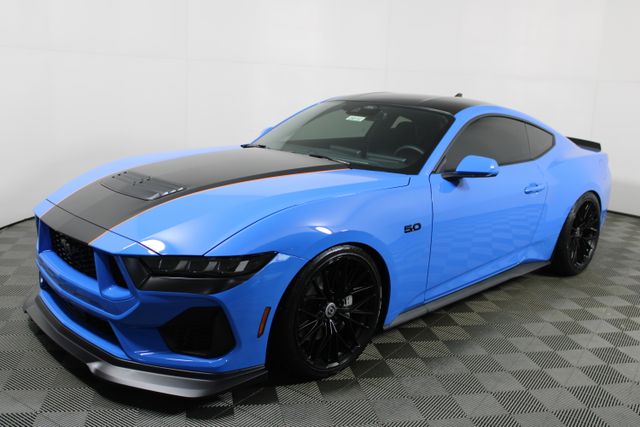 2025 Ford Mustang GT photo 3