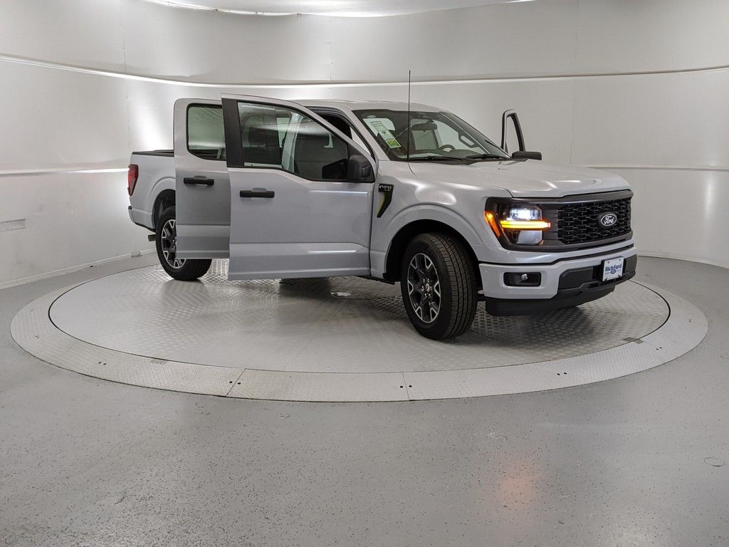 2025 Ford F-150 STX photo 13