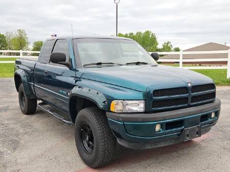 Used 1998 Dodge Ram Pickup ST with VIN 3B7HF13Y0WG185504 for sale in Kansas City