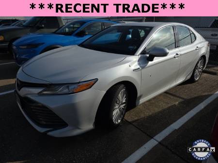 2020 Toyota Camry Hybrid XLE