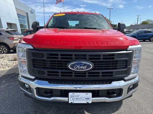 2025 Ford F-250 photo 3