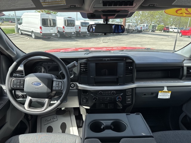 2025 Ford F-250 photo 9