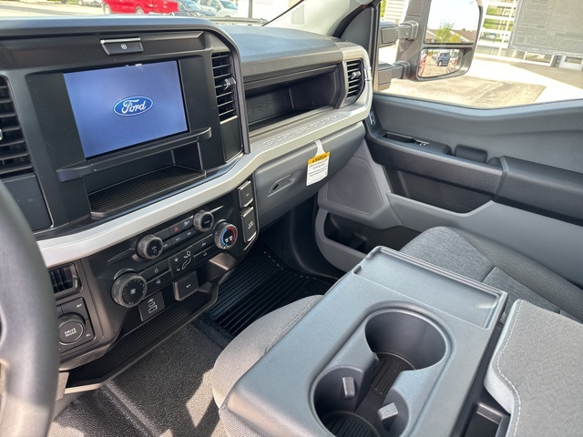 2025 Ford F-250 photo 12