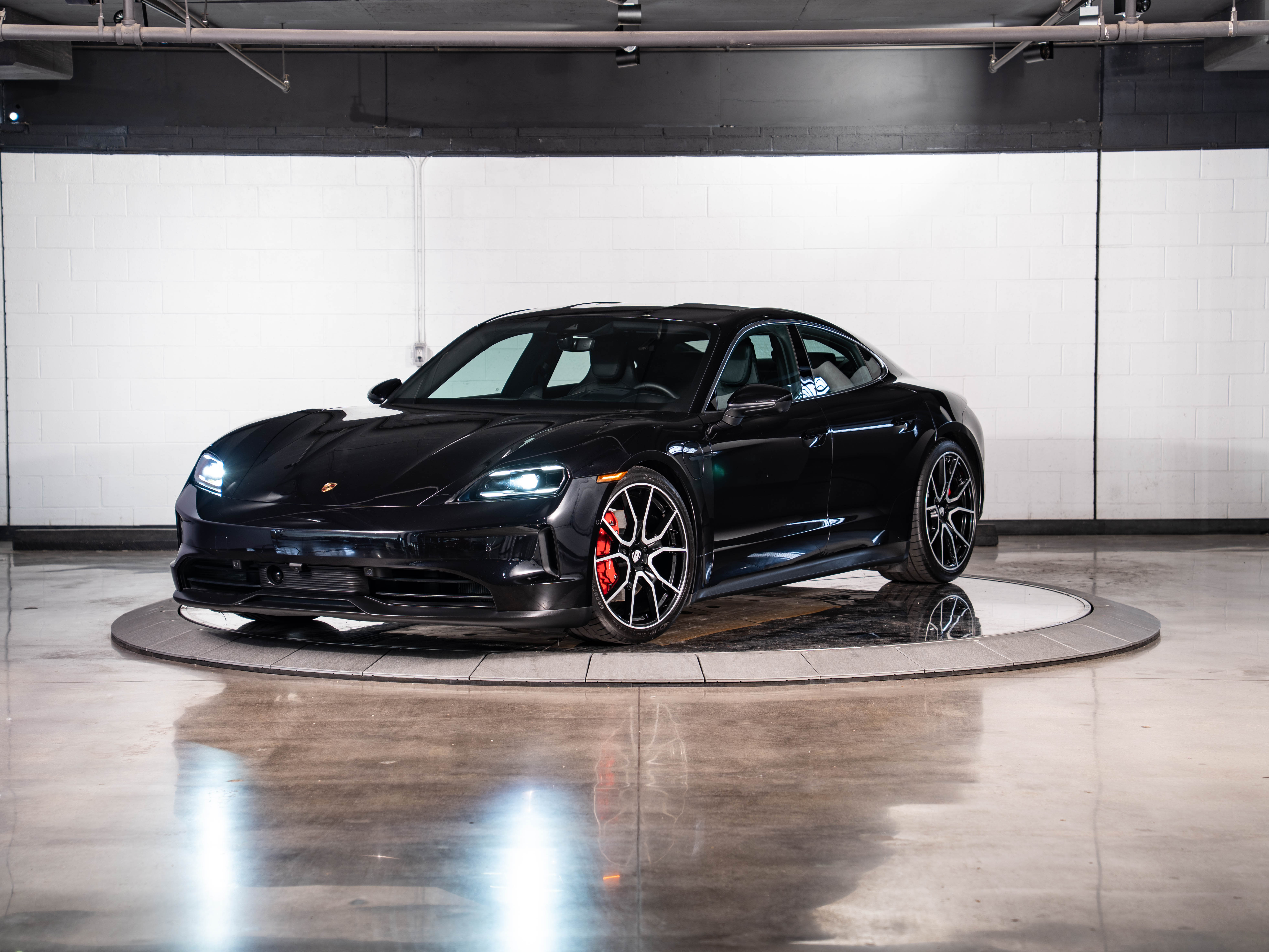 2025 Porsche Taycan 4S photo 5