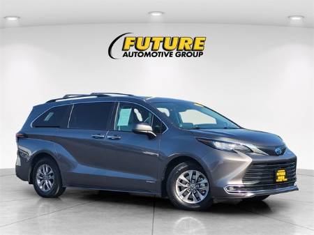 2021 Toyota Sienna XLE