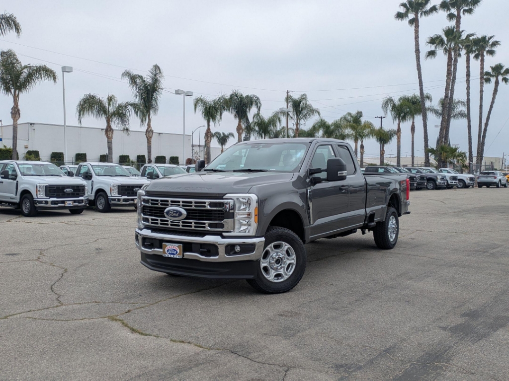 2025 Ford F-350 SD XLT
