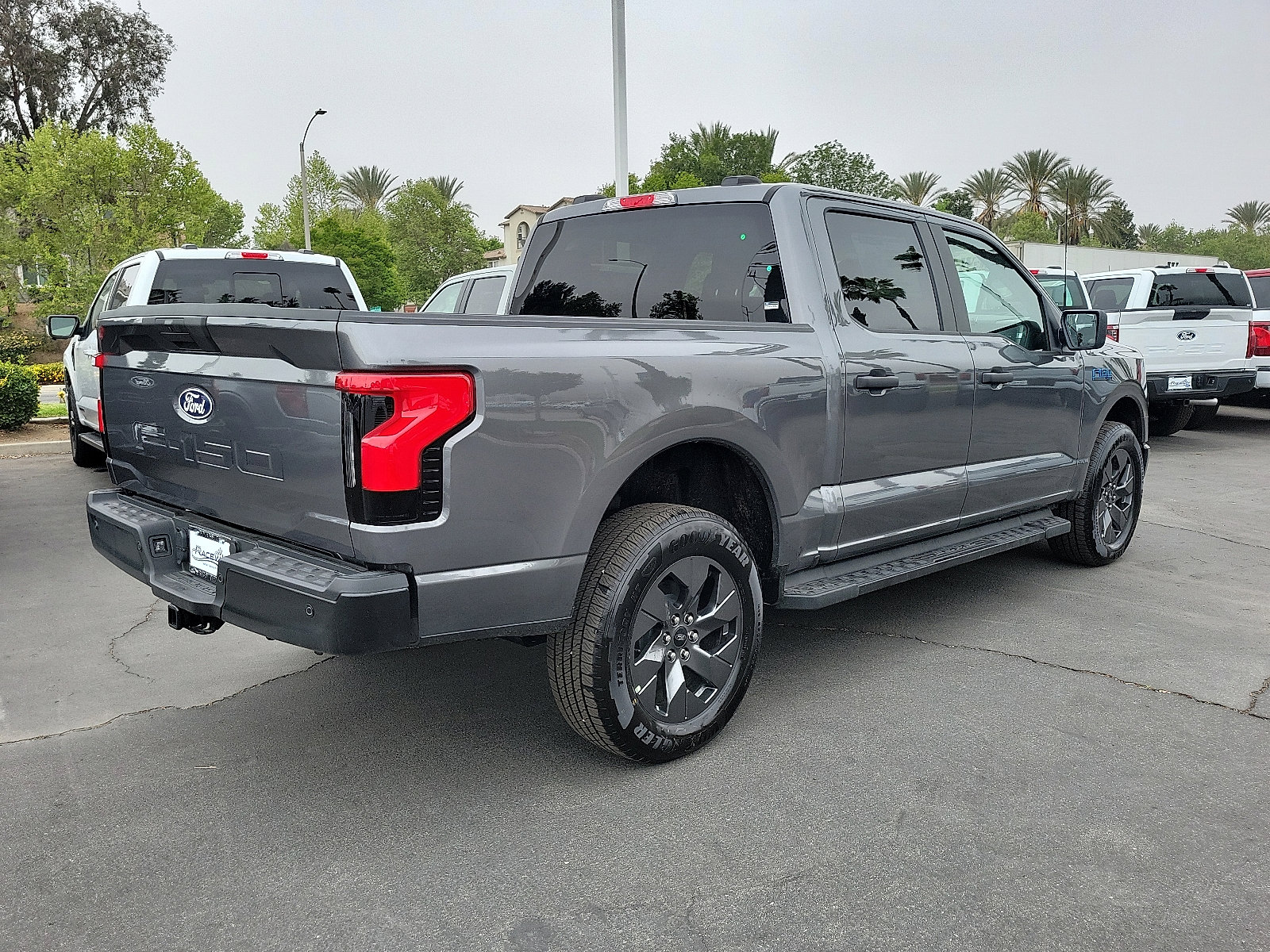2025 Ford F-150 Lightning photo 2