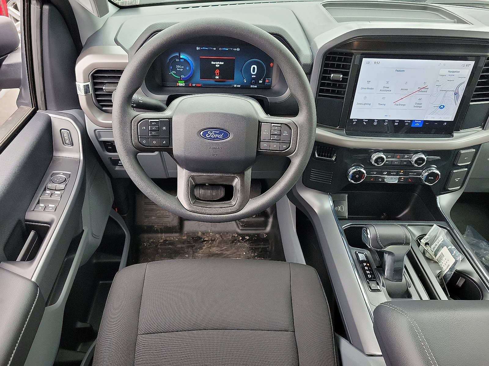 2025 Ford F-150 Lightning photo 4