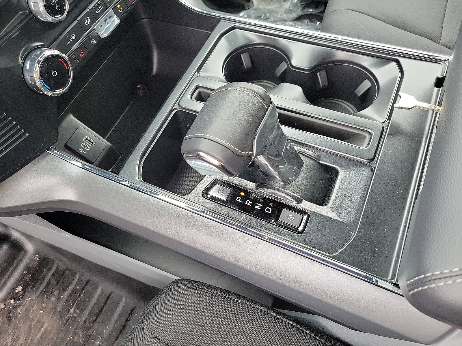 2025 Ford F-150 Lightning photo 5