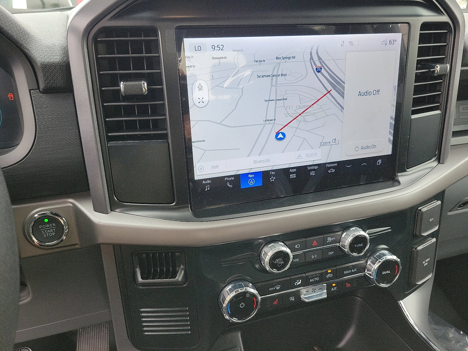2025 Ford F-150 Lightning photo 6