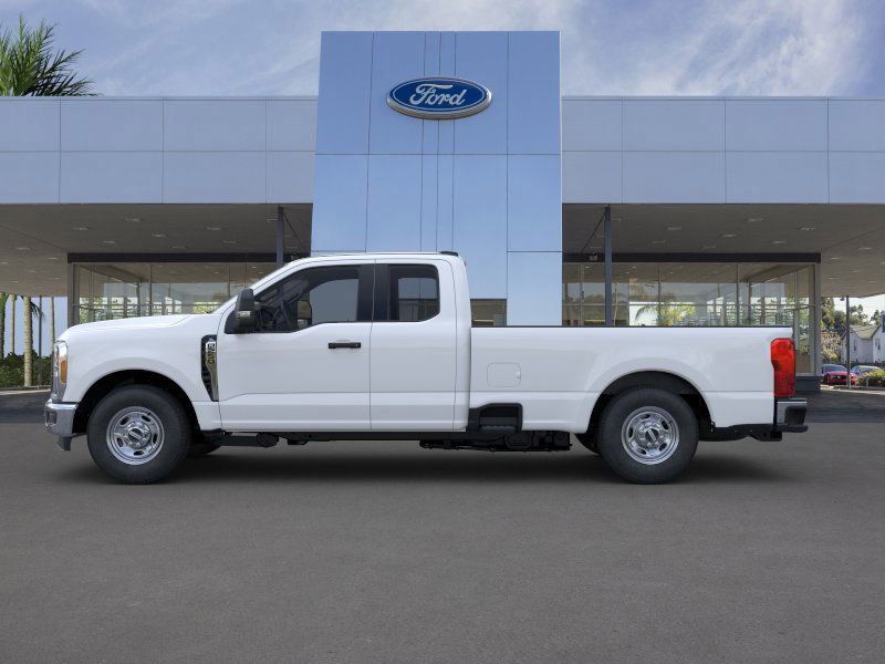 2025 Ford F-250 photo 3