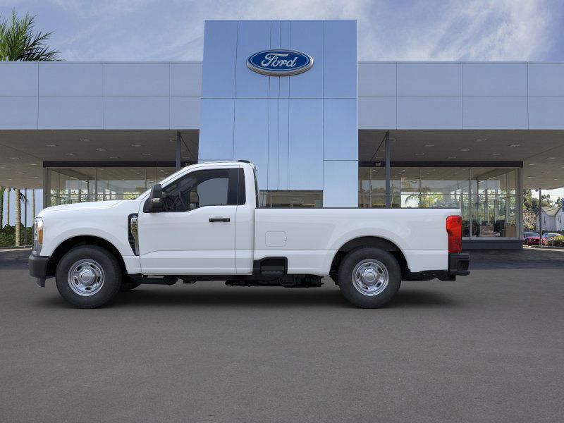 2025 Ford F-250 photo 3