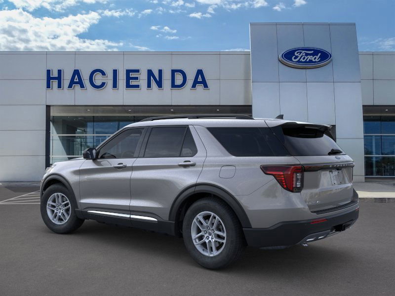 2025 Ford Explorer photo 3
