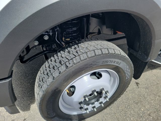2025 Ford F-450 Super Duty Chassis Cab XL - Photo 7