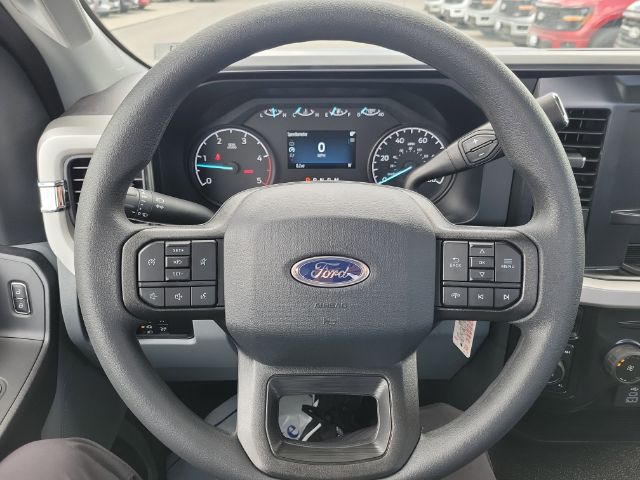 2025 Ford F-450 Super Duty Chassis Cab XL - Photo 20