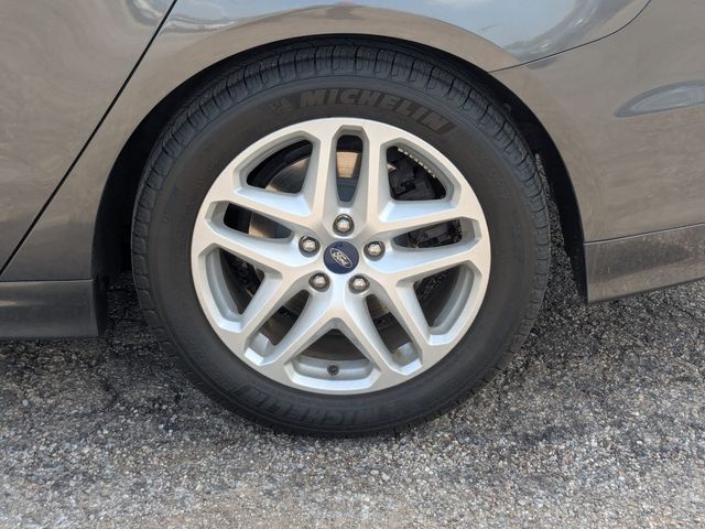 2016 Ford Fusion SE photo 8