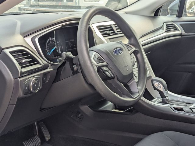 2016 Ford Fusion SE photo 10