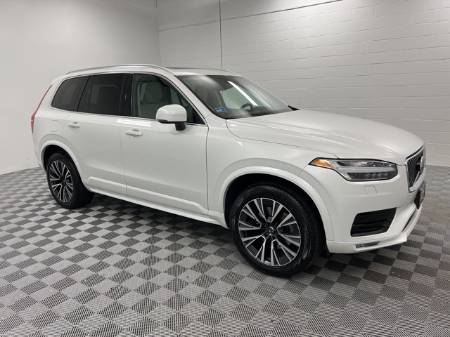 2022 Volvo XC90 T6 Momentum