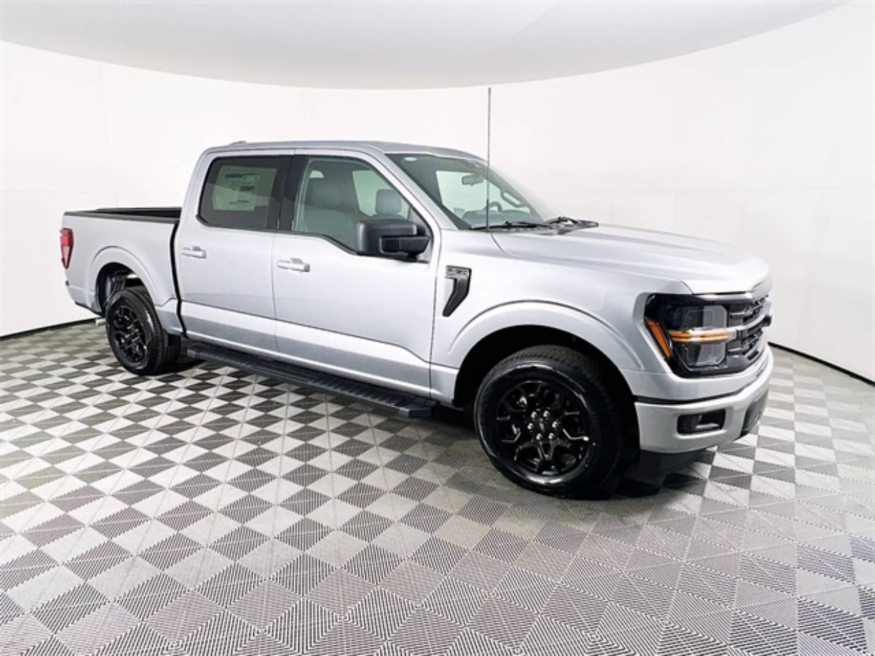 2025 Ford F-150 XLT's photo
