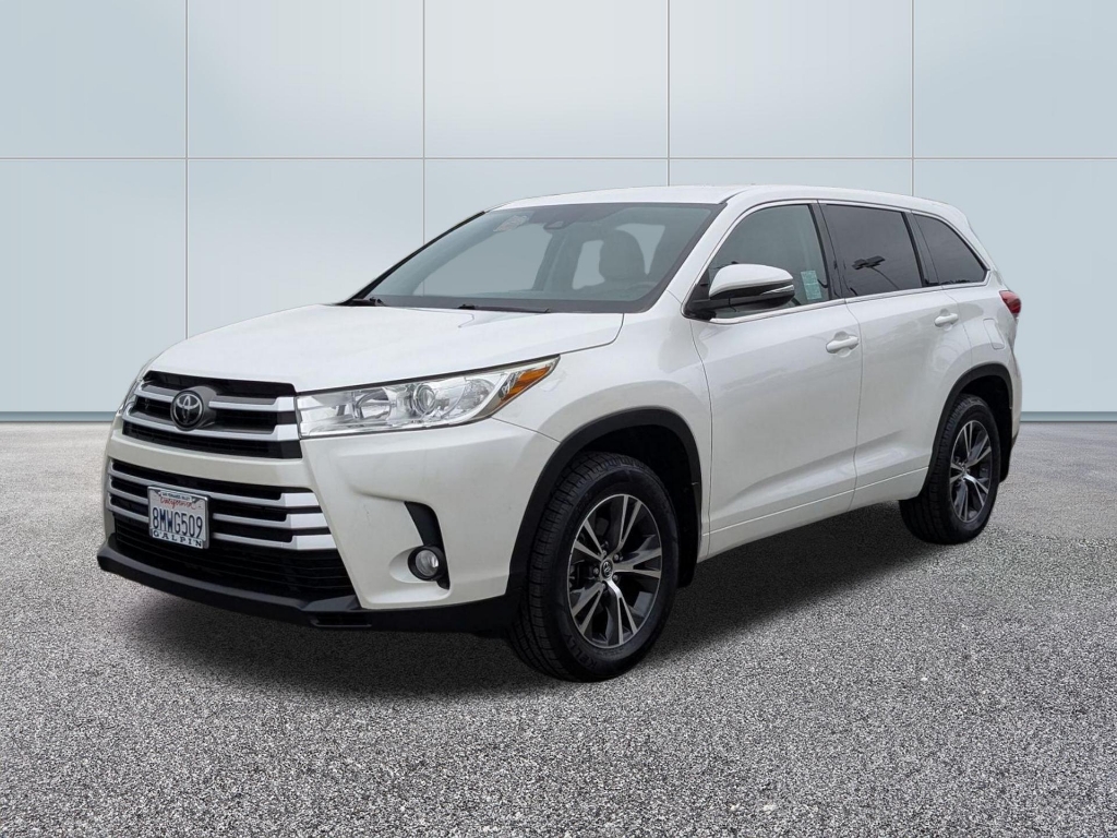 2017 Toyota Highlander LE