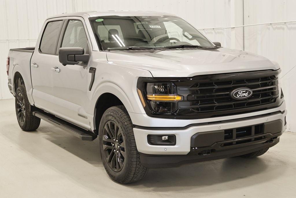 2025 Ford F-150 XLT photo 2