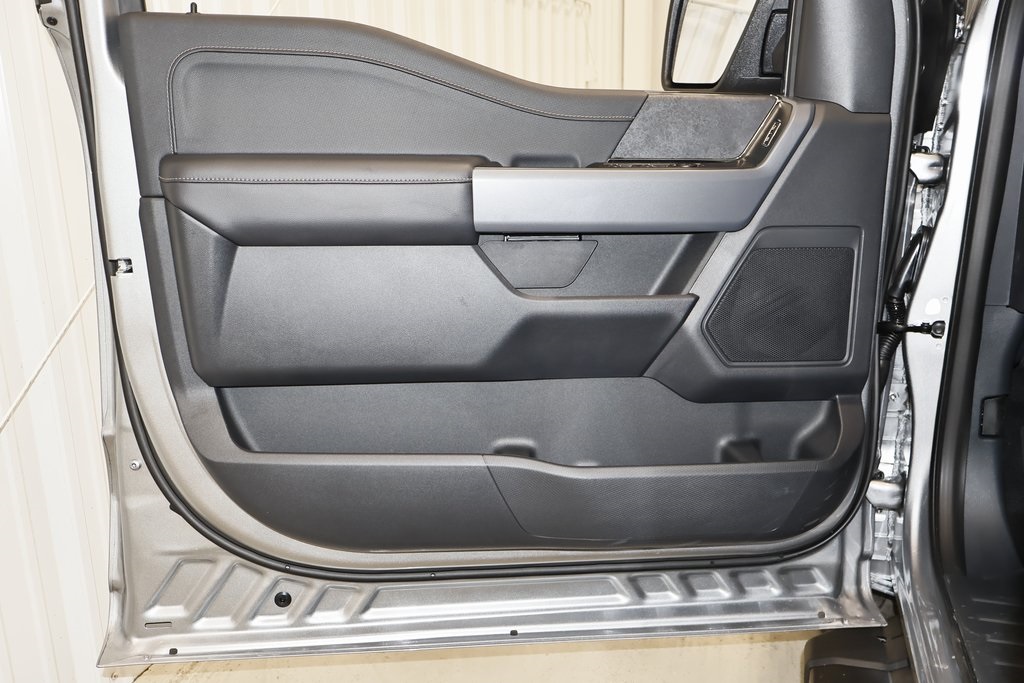 2025 Ford F-150 XLT photo 9