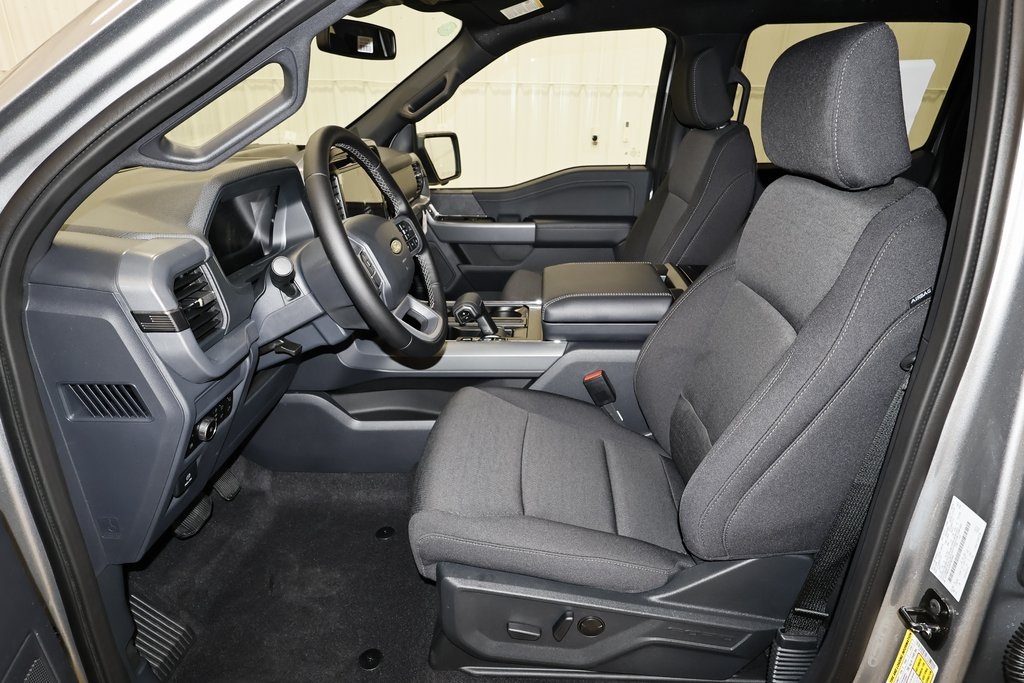 2025 Ford F-150 XLT photo 10