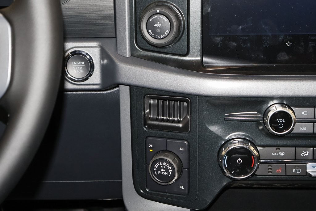 2025 Ford F-150 XLT photo 18