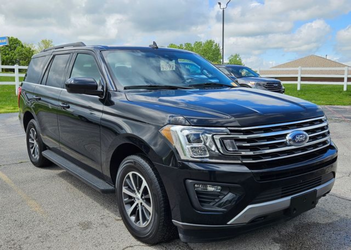 Used 2021 Ford Expedition XLT with VIN 1FMJU1JT9MEA36104 for sale in Kansas City