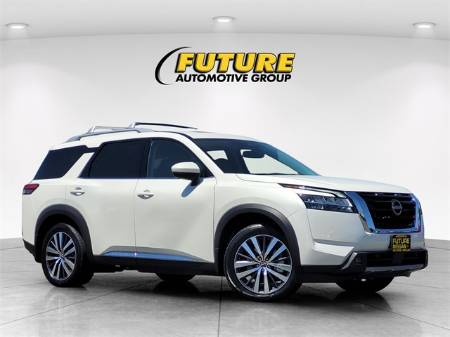 2022 Nissan Pathfinder Platinum