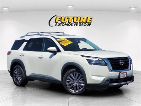 2024 Nissan Pathfinder SL