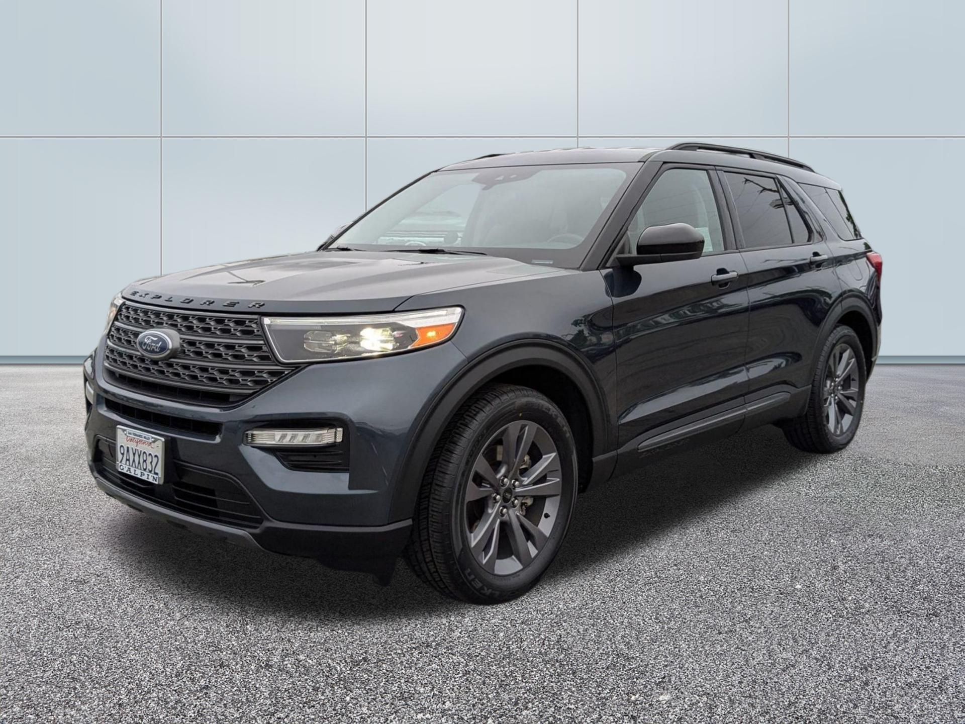 2022 Ford Explorer XLT photo 2