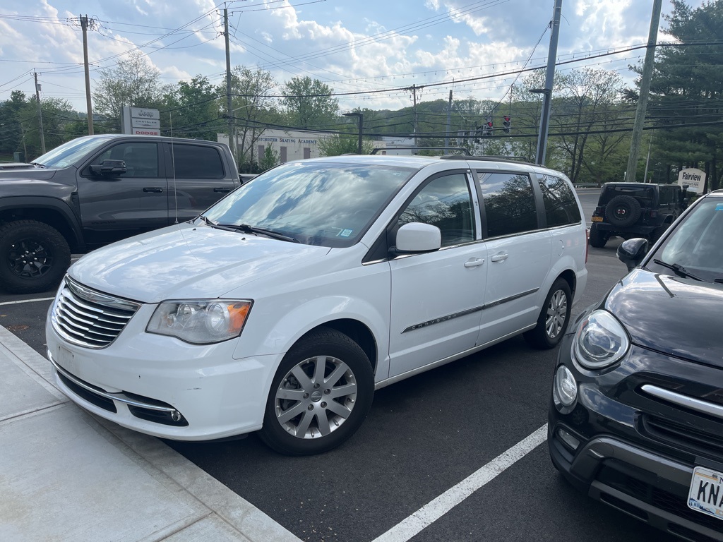 2016 Chrysler Town & Country Touring