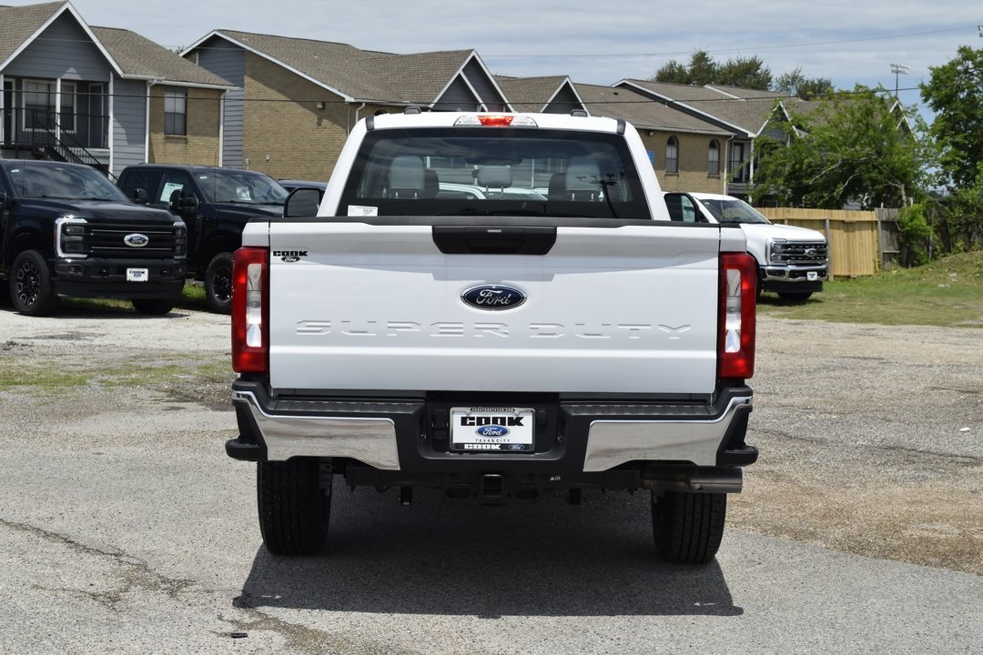2025 Ford F-250 photo 2