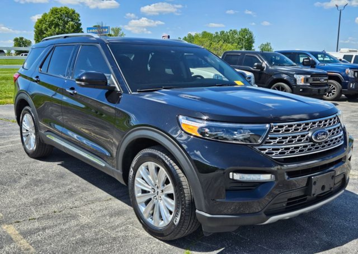 Used 2023 Ford Explorer Limited with VIN 1FMSK8FH5PGB49757 for sale in Kansas City