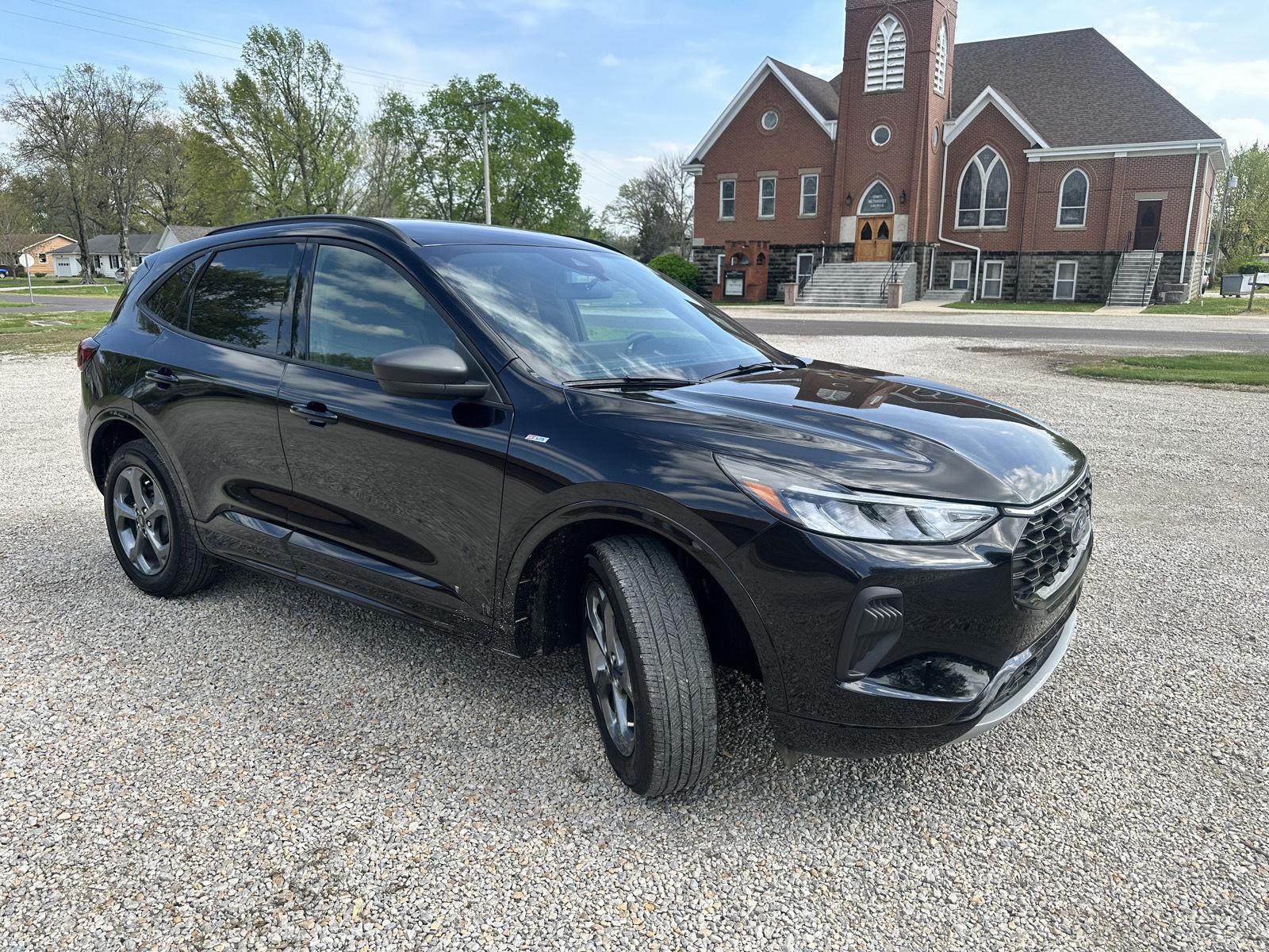 2023 Ford Escape ST-Line photo 4
