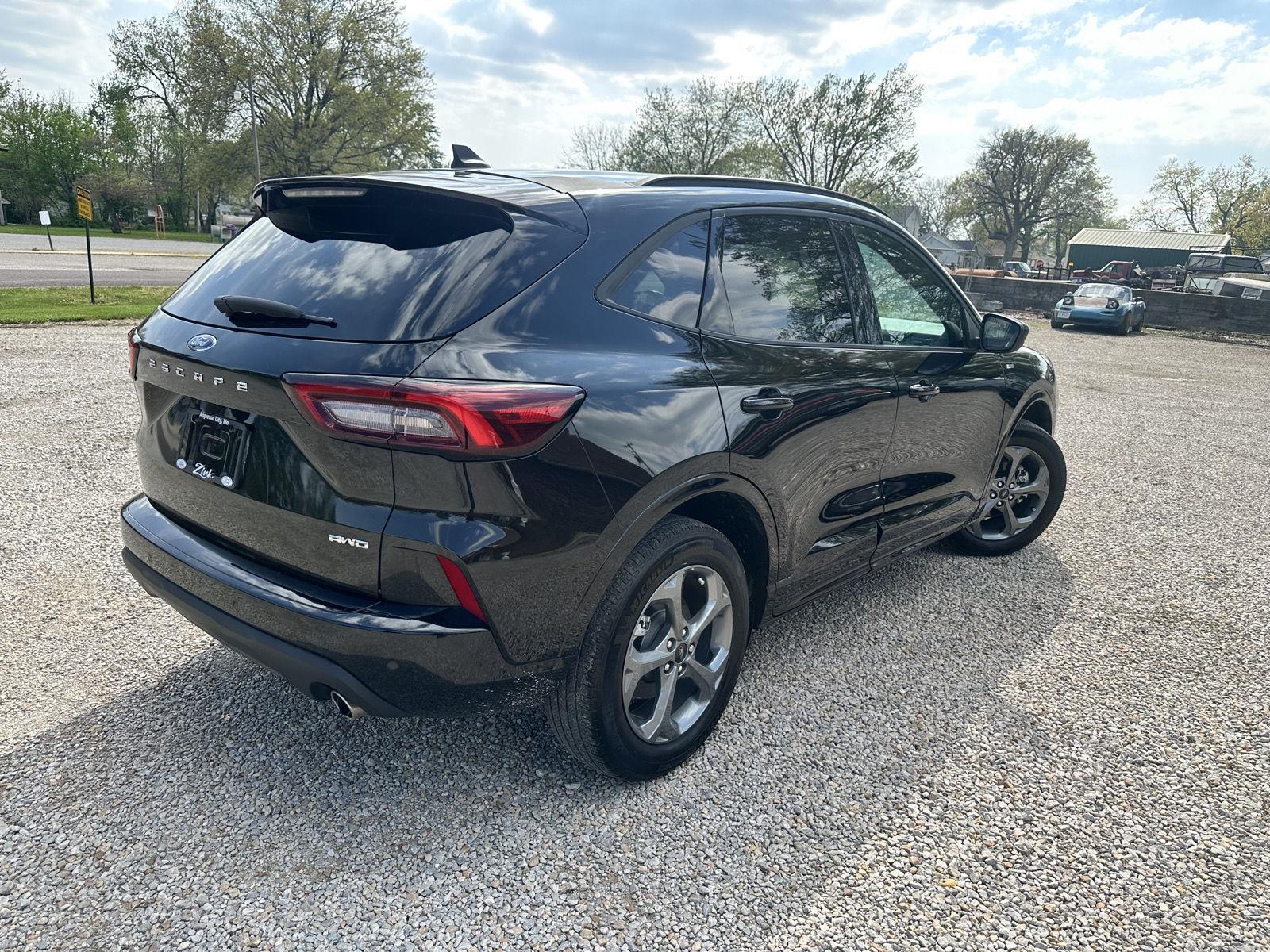 2023 Ford Escape ST-Line photo 5