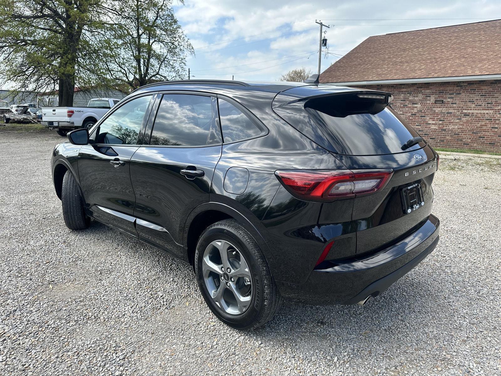 2023 Ford Escape ST-Line photo 7