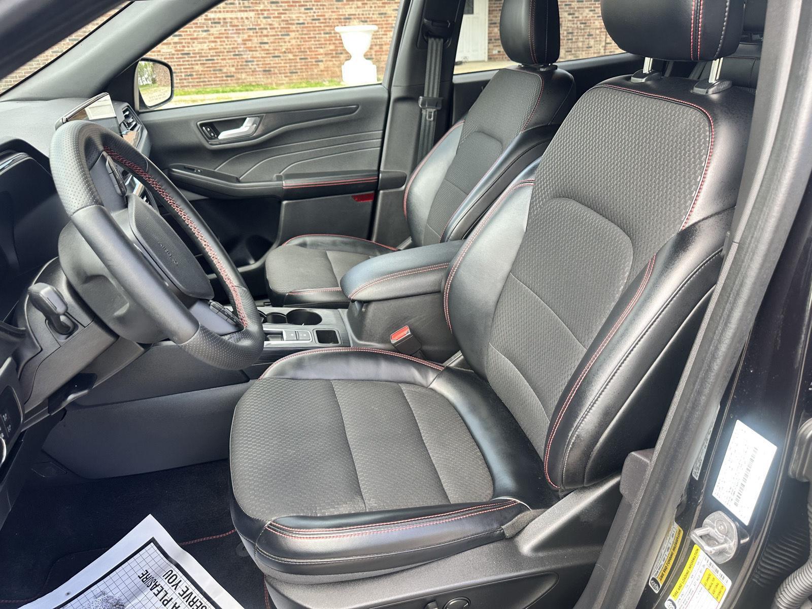 2023 Ford Escape ST-Line photo 10