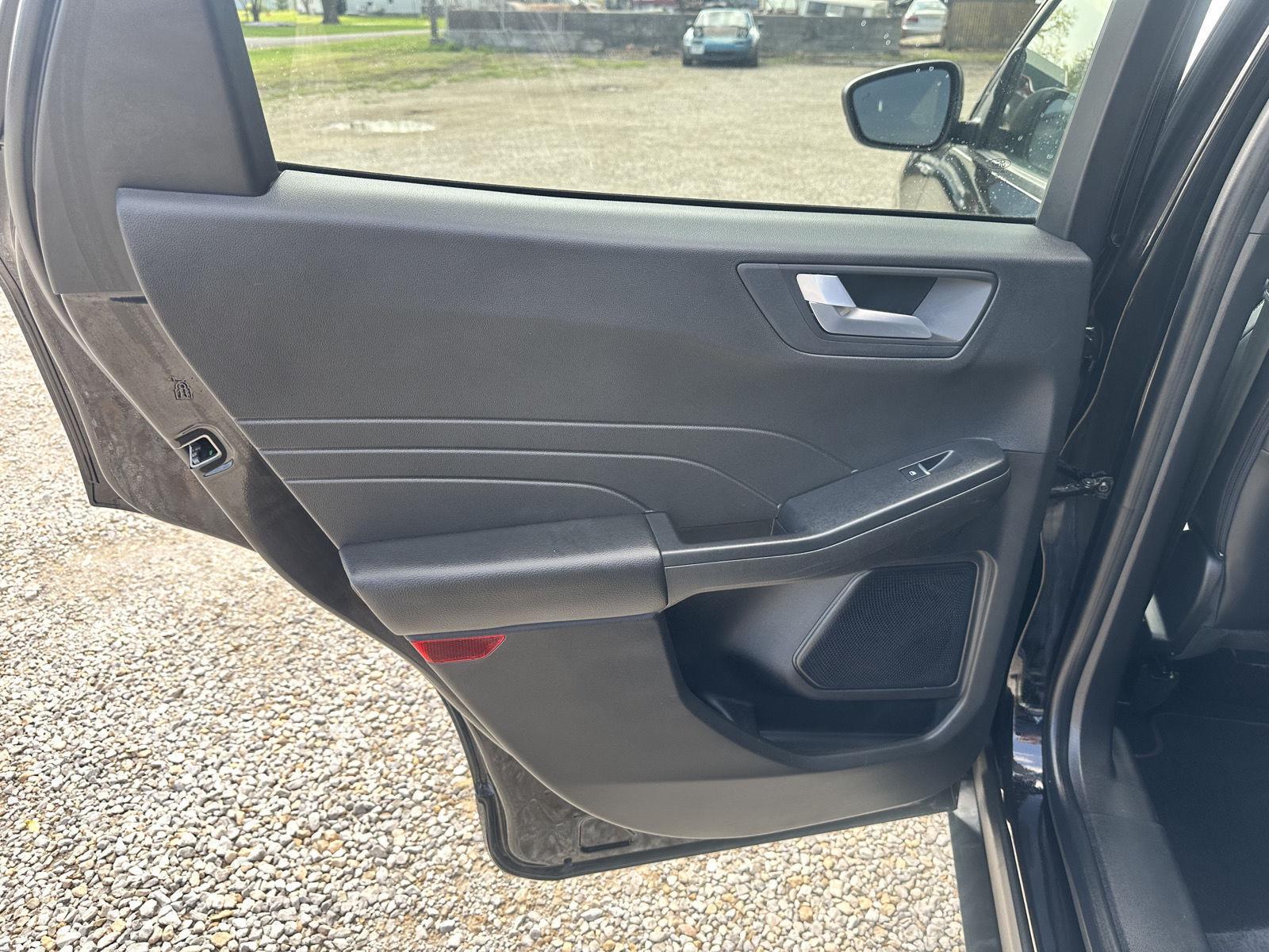 2023 Ford Escape ST-Line photo 11