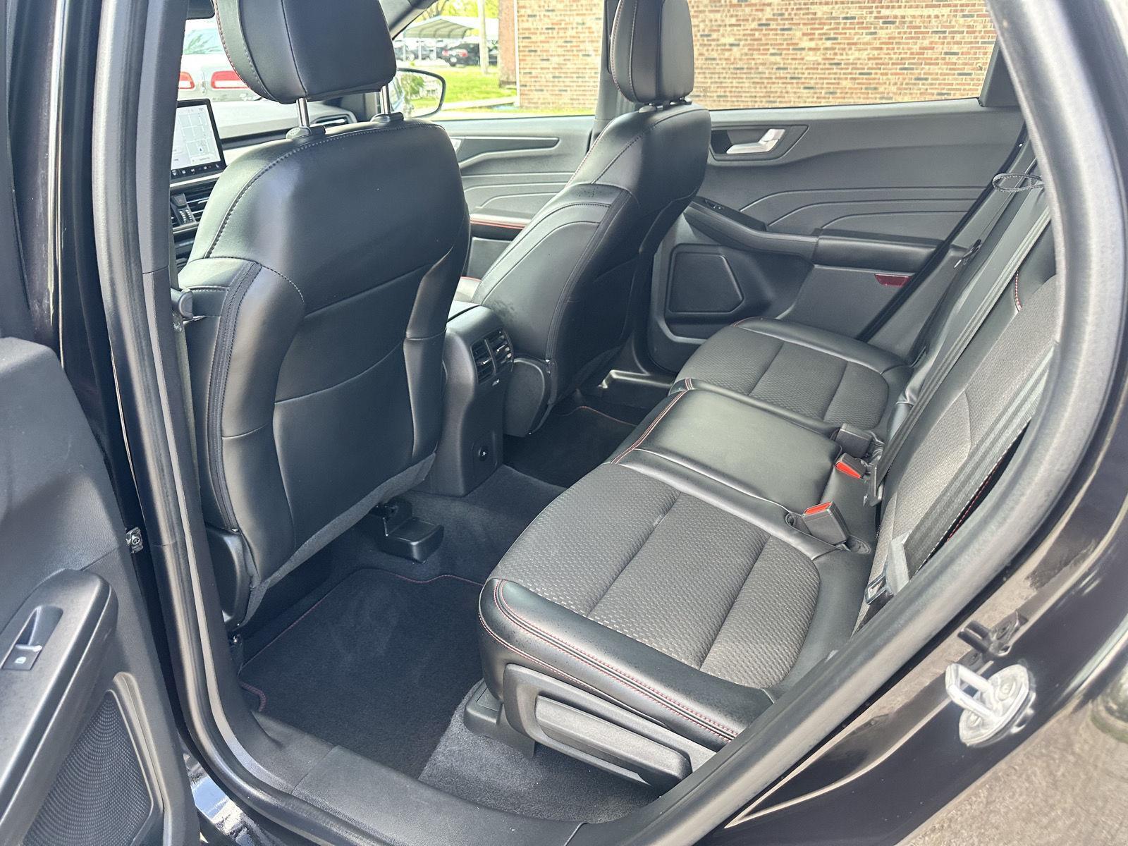 2023 Ford Escape ST-Line photo 12
