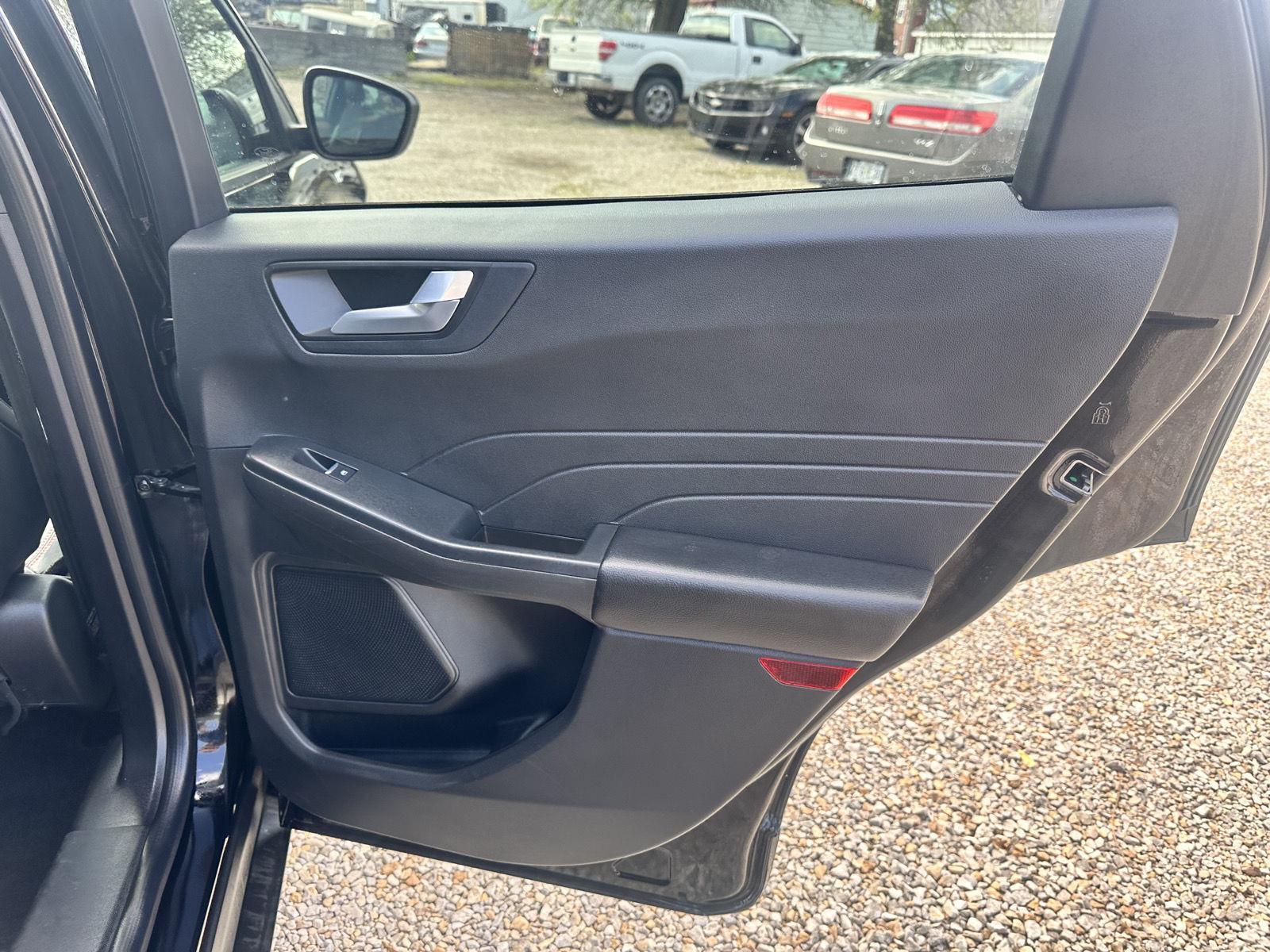 2023 Ford Escape ST-Line photo 15
