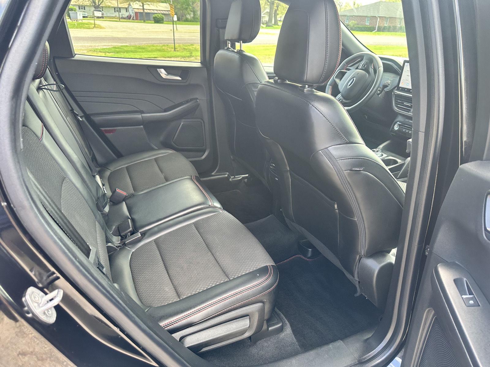 2023 Ford Escape ST-Line photo 16