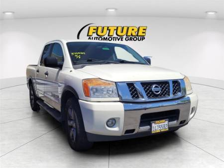 2015 Nissan Titan SV
