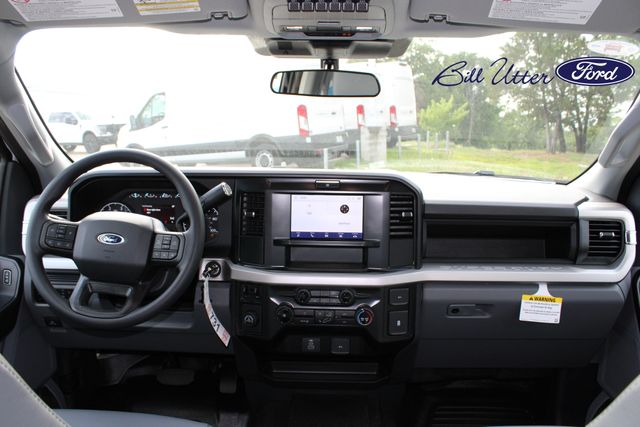 2025 Ford F-250 photo 9