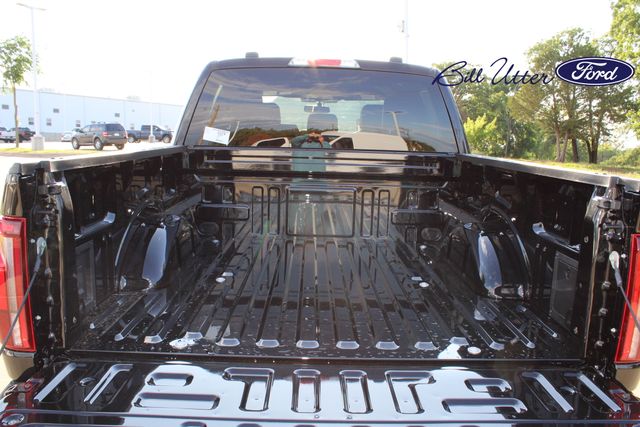 2025 Ford F-150 Lariat photo 6