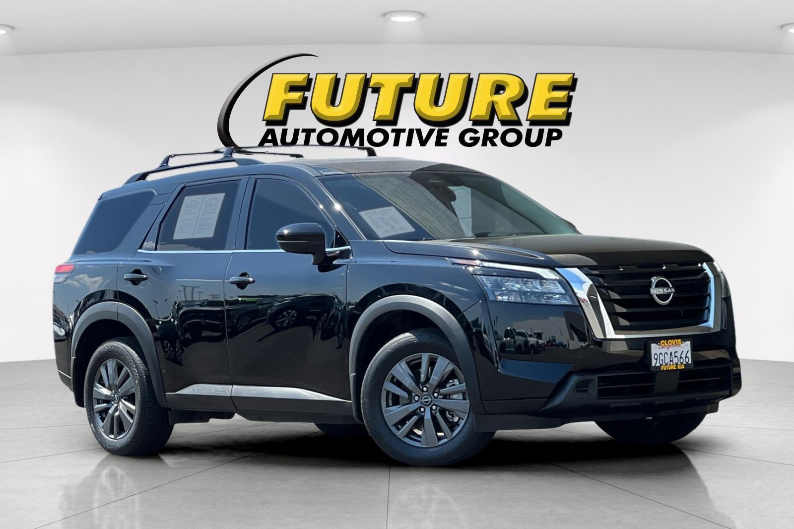 2023 Nissan Pathfinder SV