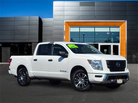 2022 Nissan Titan SV