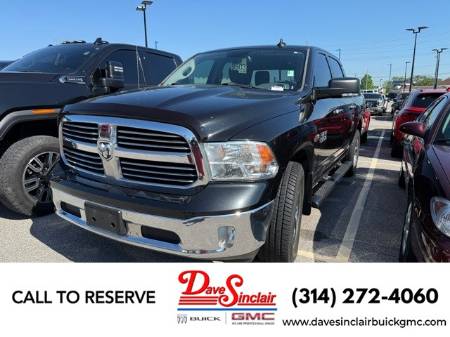 2015 RAM 1500 4WD BIG Horn Crew Cab