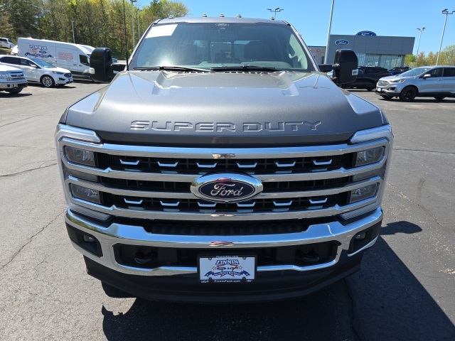 2024 Ford F-350 photo 2
